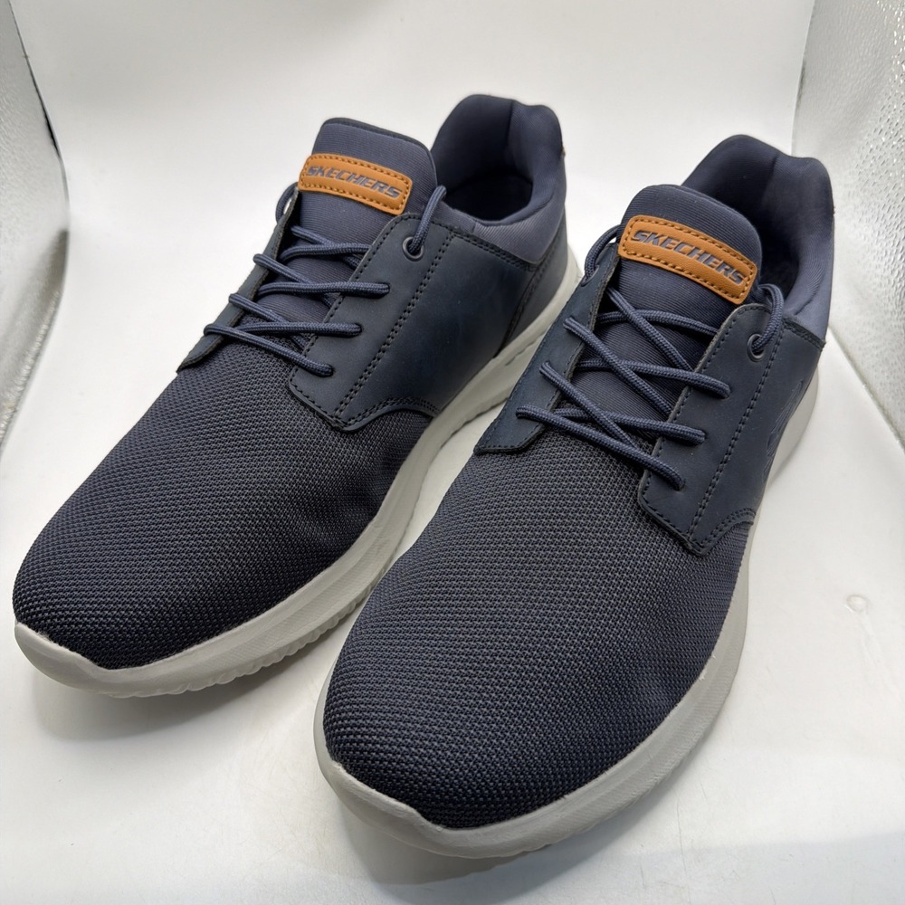 Skechers Air Cooled Memory Foam Navy Shoes. Size 10.5. Excellent worn once